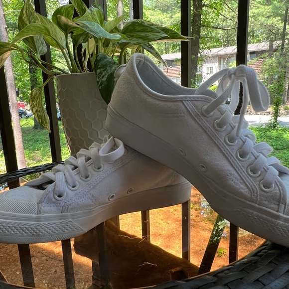 Women’s Adidas Sneakers - Picture 3 of 4